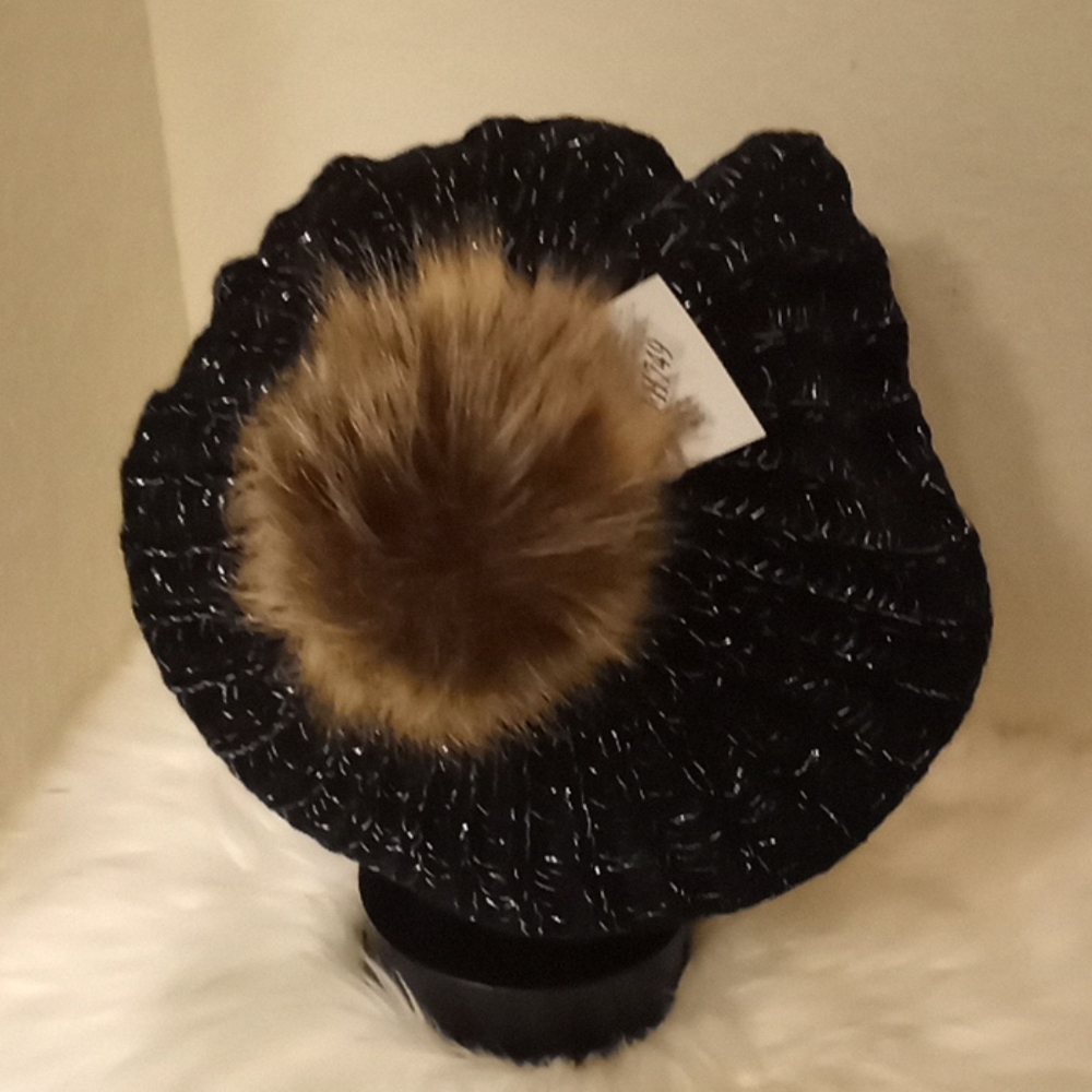 Black Cable Knit Beret with Faux Fur Pompom Winter Hat